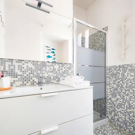 Apartment Luxury Lakeside Right On The Water Saló