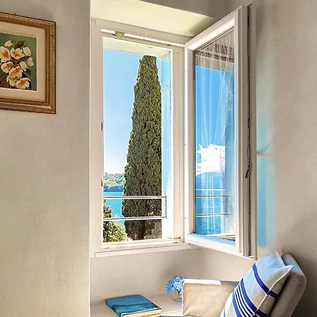 Apartment Luxury Lakeside Right On The Water *