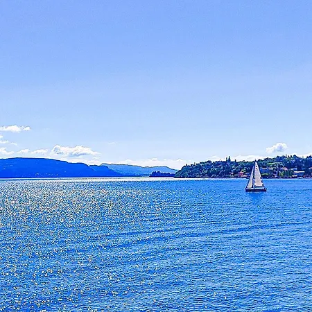 Luxury Lakeside Right On The Water * Saló