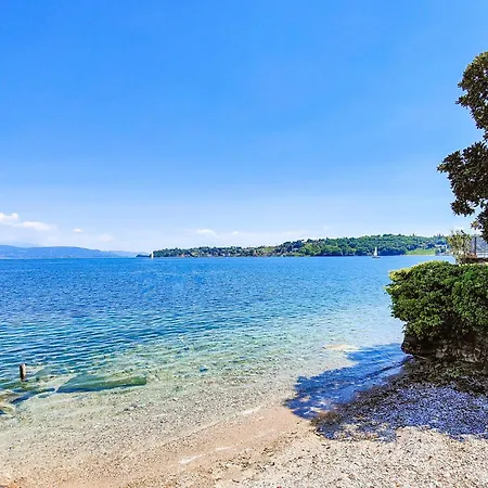 Apartment Luxury Lakeside Right On The Water *