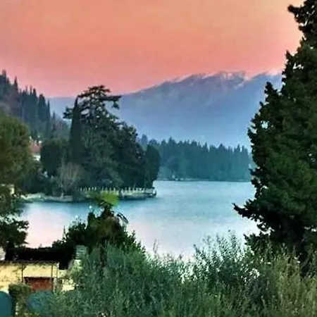 Apartment Luxury Lakeside Right On The Water Saló