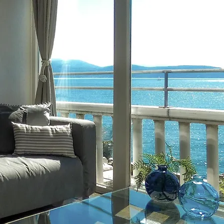 Luxury Lakeside Right On The Water * Saló